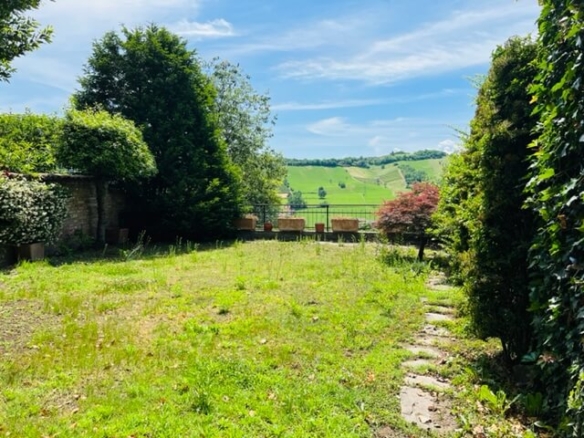 Castell’Arquato • Casa in sasso con giardino e terrazzo panoramico