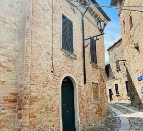 Castell’Arquato • Casa in sasso con giardino e terrazzo panoramico
