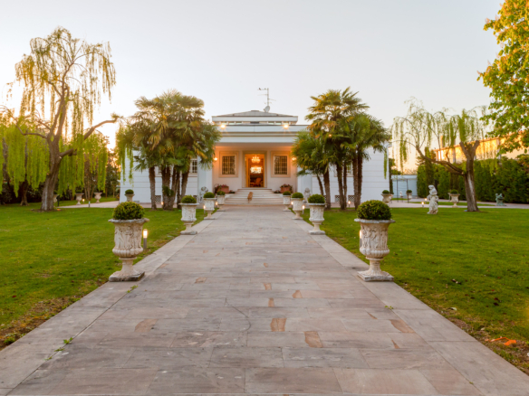 Prestigiosa villa monopiano