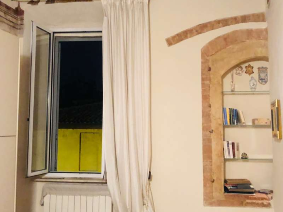 Appartamento affrescato in casa del 500