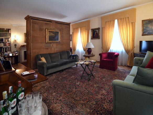 B.RA GENOVA – elegante app.to al piano alto