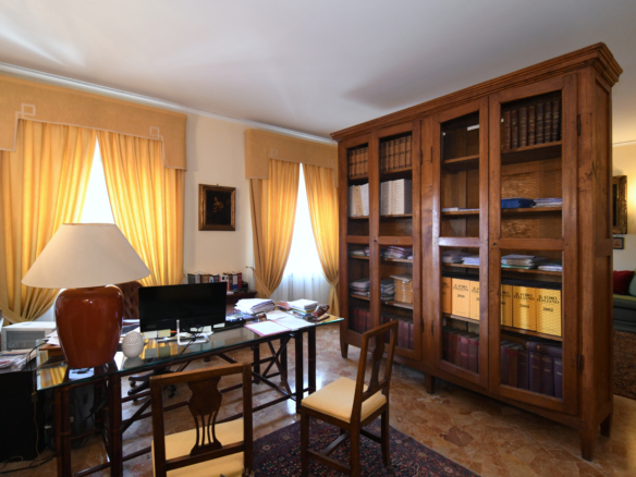 B.RA GENOVA – elegante app.to al piano alto