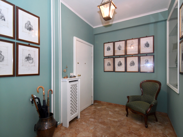 B.RA GENOVA – elegante app.to al piano alto