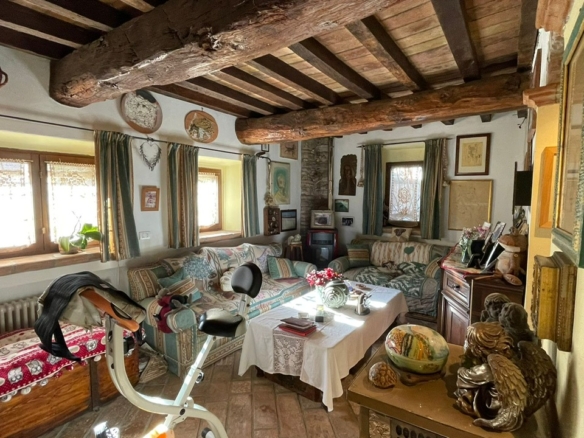 Splendido rustico in sasso di mq 300