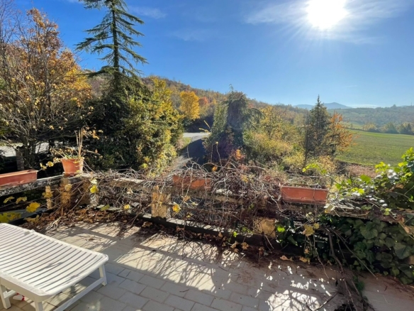 Splendido rustico in sasso di mq 300