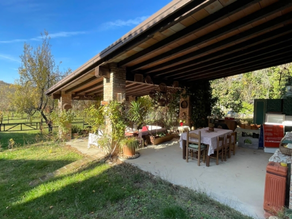 Splendido rustico in sasso di mq 300