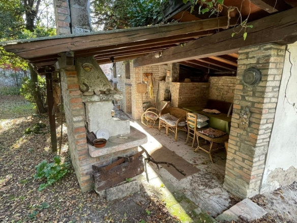 Splendido rustico in sasso di mq 300