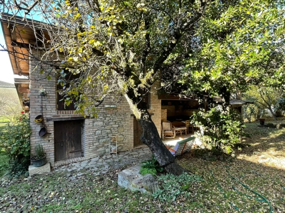 Splendido rustico in sasso di mq 300