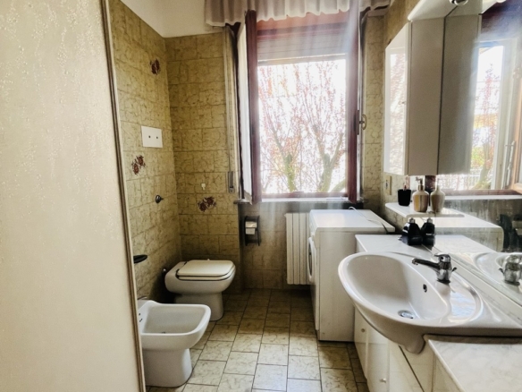 Villa indipendente con 2 appartamenti e giardino privato