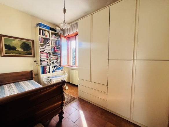 Villa indipendente con 2 appartamenti e giardino privato