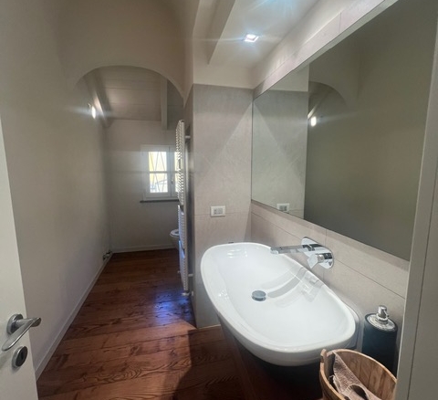 Centro • Casa indipendente con terrazzo e box