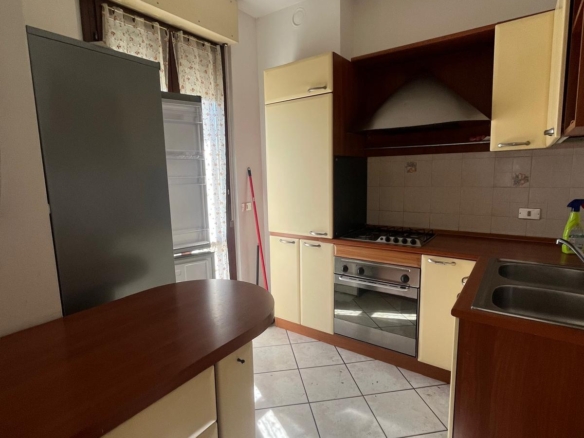 App.to con terrazzo e box • via Bolzoni