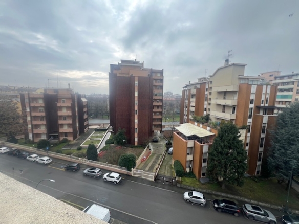 App.to con ampio balcone e box • Pubblico Passeggio