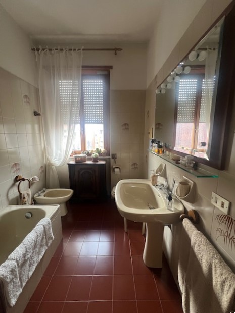 App.to con terrazzi e due box • Pubb. Passeggio
