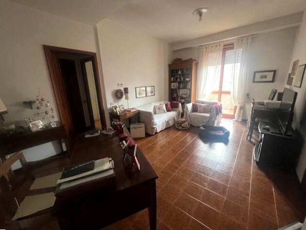 App.to con terrazzi e due box • Pubb. Passeggio
