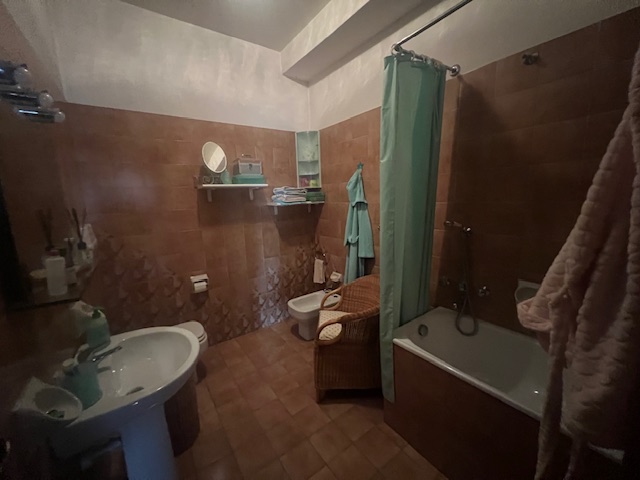 App.to con terrazzi e due box • Pubb. Passeggio