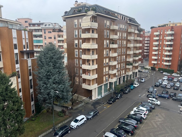 App.to con terrazzi e due box • Pubb. Passeggio