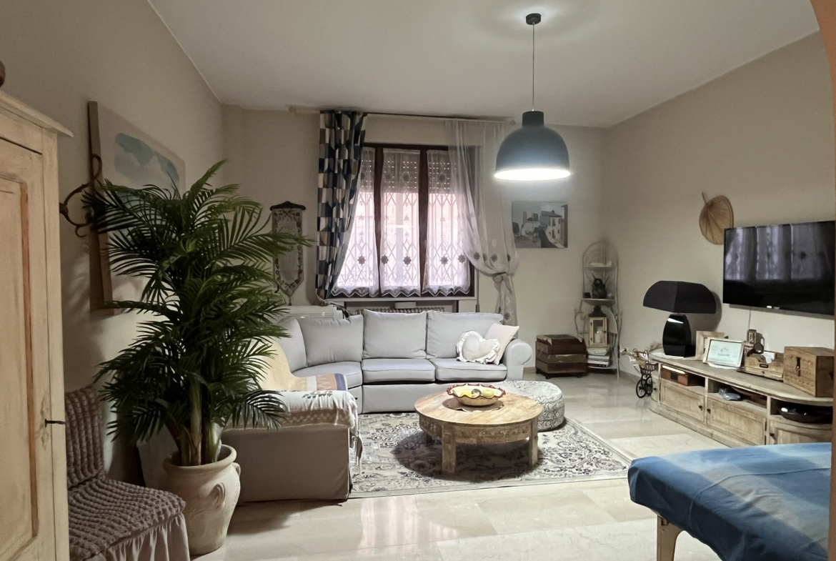 App. ristrutturato con cucina abitabile