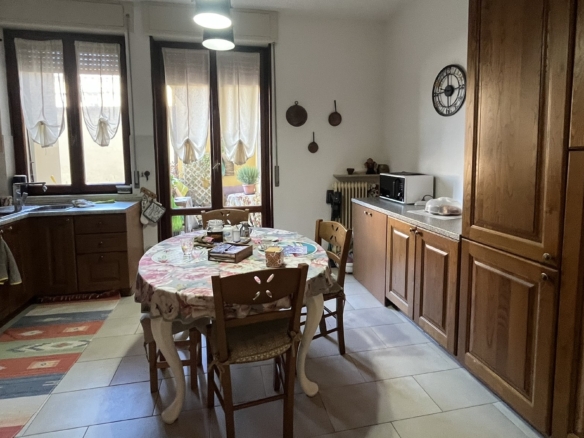 App. ristrutturato con cucina abitabile
