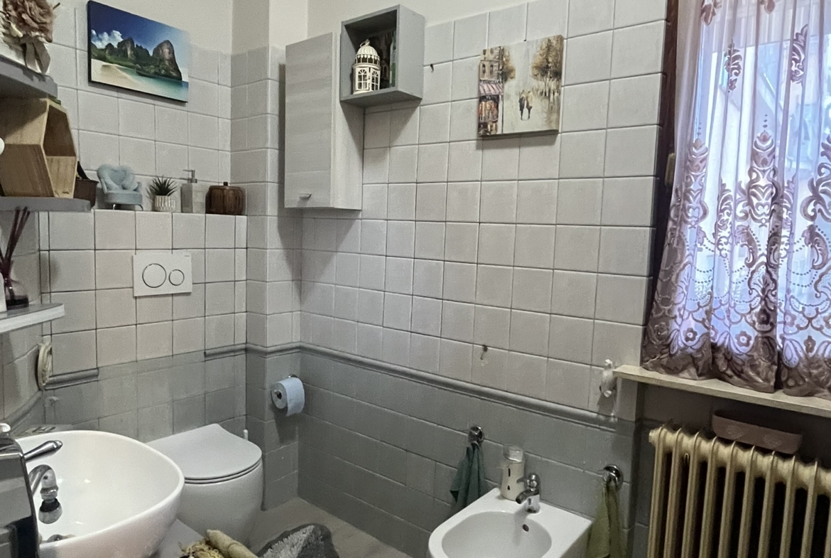 App. ristrutturato con cucina abitabile