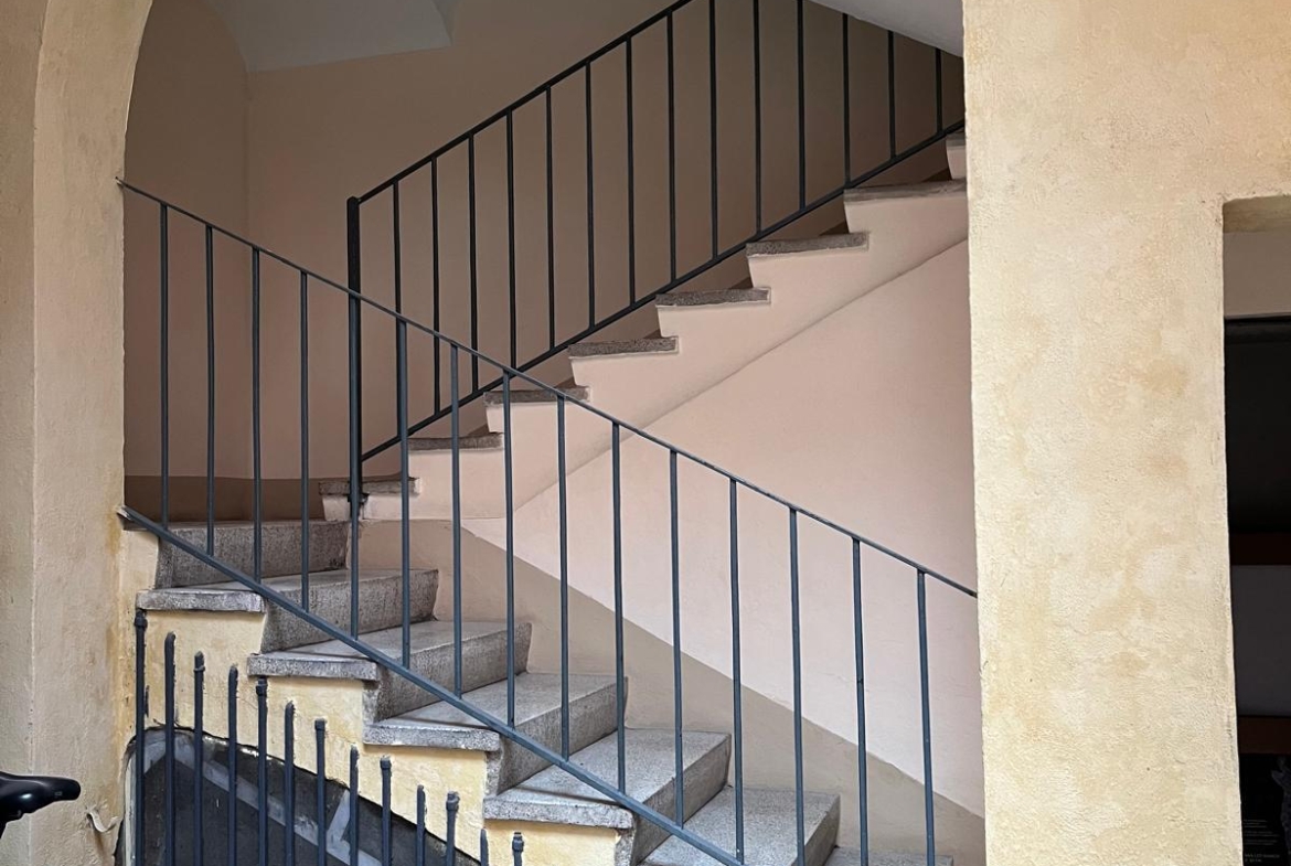 App.to in palazzo antico con p. auto • Via Poggiali