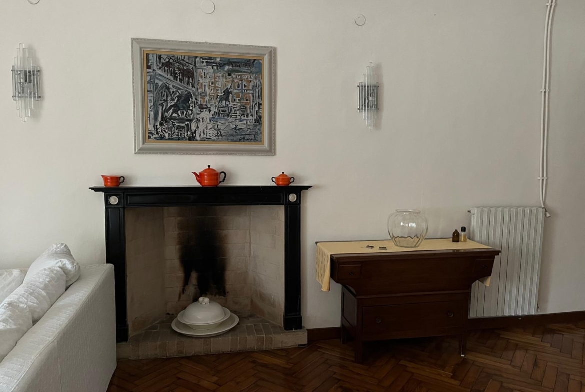 App.to in palazzo antico con p. auto • Via Poggiali