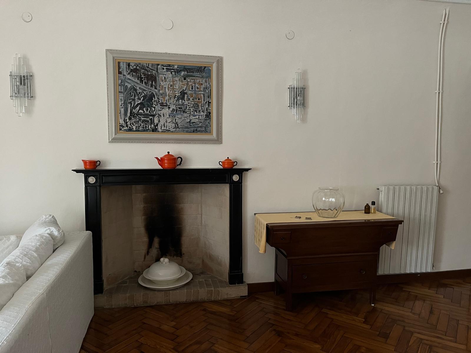App.to in palazzo antico con p. auto • Via Poggiali