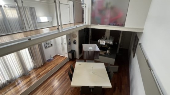 Casa indipendente di design con due autorimesse