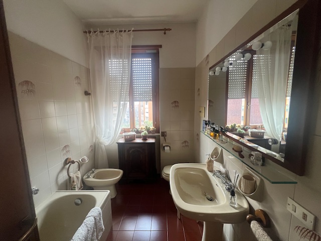 Pubb. Passeggio • App.to 195 mq con terrazzi e due box