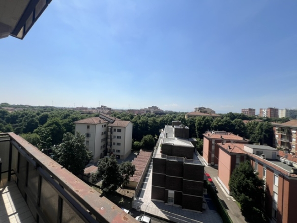 Via Fermi • App.to ristrutturato con box
