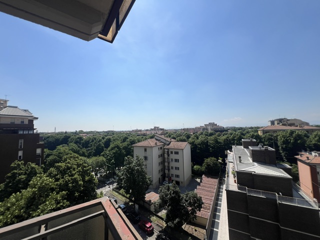 Via Fermi • App.to ristrutturato con box