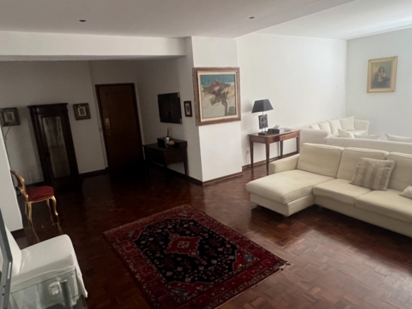 Centro • Ampia metratura con box grande