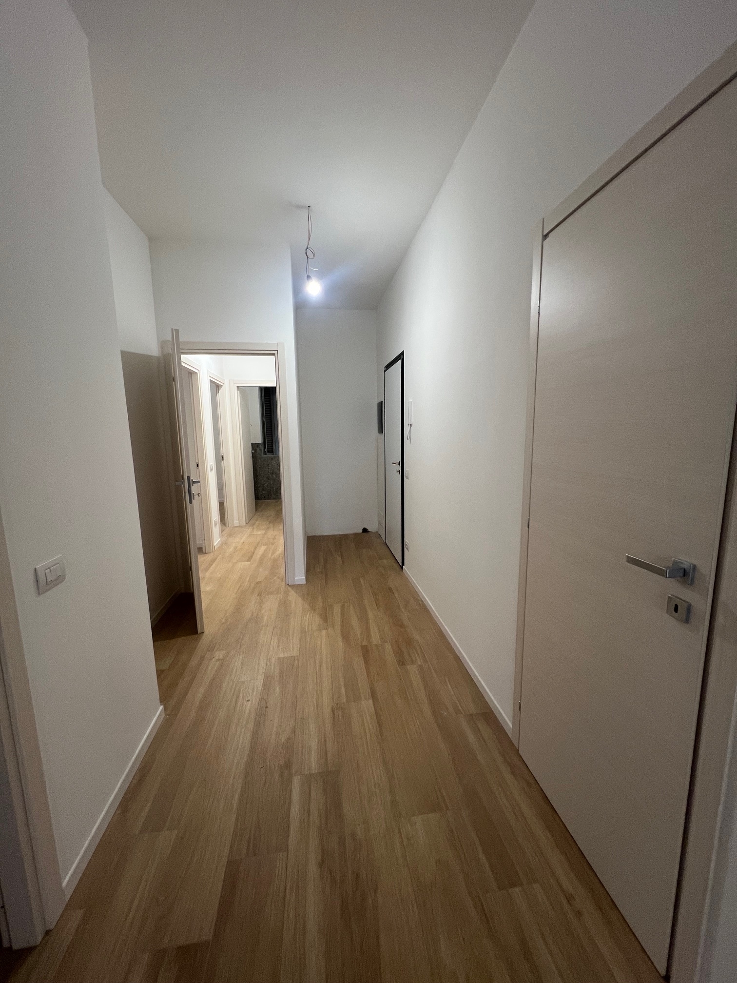 Via Genova • App.to ristrutturato con box