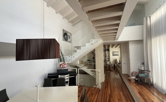 Casa indipendente con due autorimesse