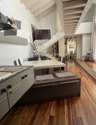 Casa indipendente con due autorimesse
