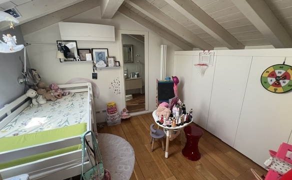 Casa indipendente con due autorimesse