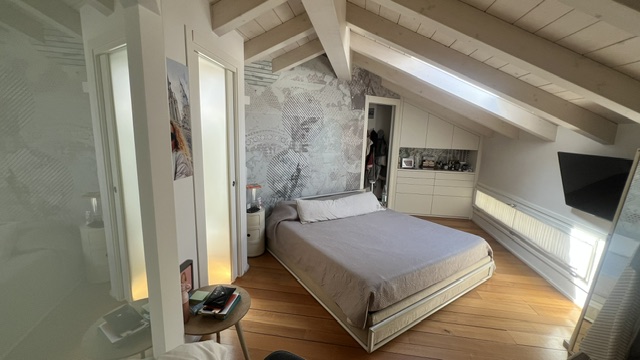 Casa indipendente con due autorimesse