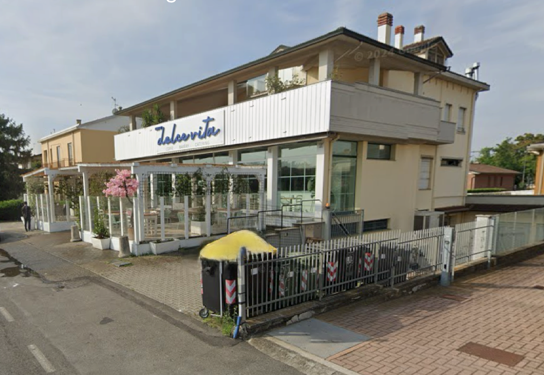 Via Primo Maggio • Palazzina con negozio e 2 appartamenti