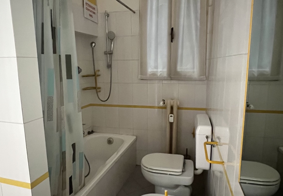 Via Cavour • App.to 90 mq con balcone