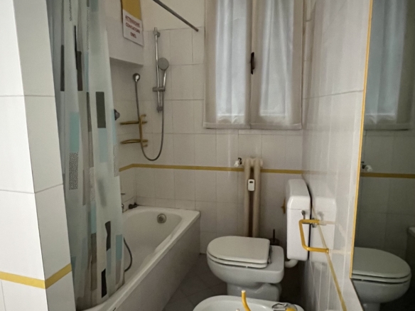 Via Cavour • App.to 90 mq con balcone