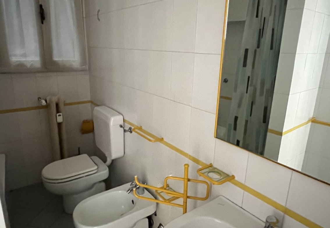 Via Cavour • App.to 90 mq con balcone