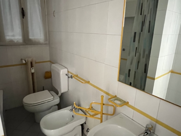 Via Cavour • App.to 90 mq con balcone
