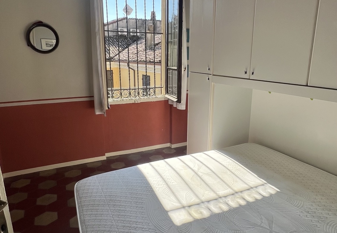 Via Cavour • App.to 90 mq con balcone