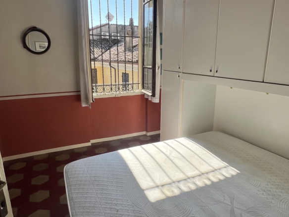 Via Cavour • App.to 90 mq con balcone