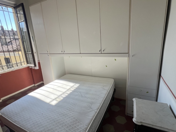 Via Cavour • App.to 90 mq con balcone