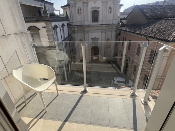 Corso V. Emanuele • App.to 85 mq con due balconi