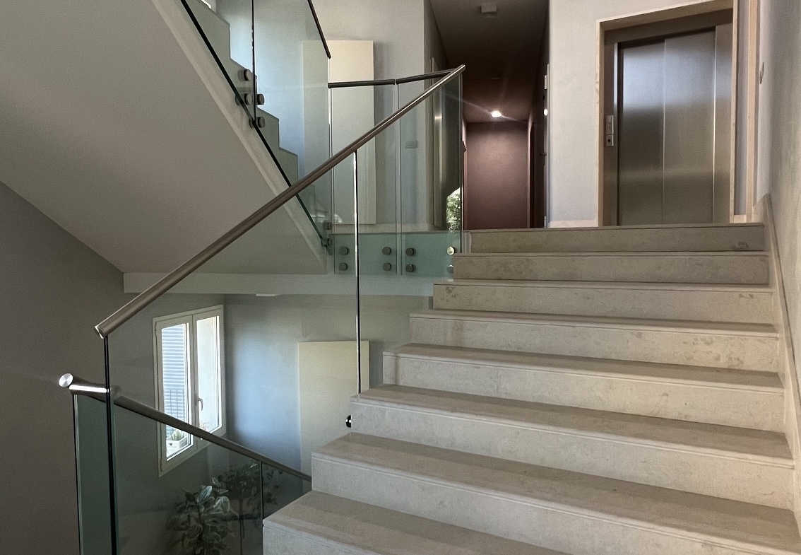 Corso V. Emanuele • App.to 85 mq con due balconi