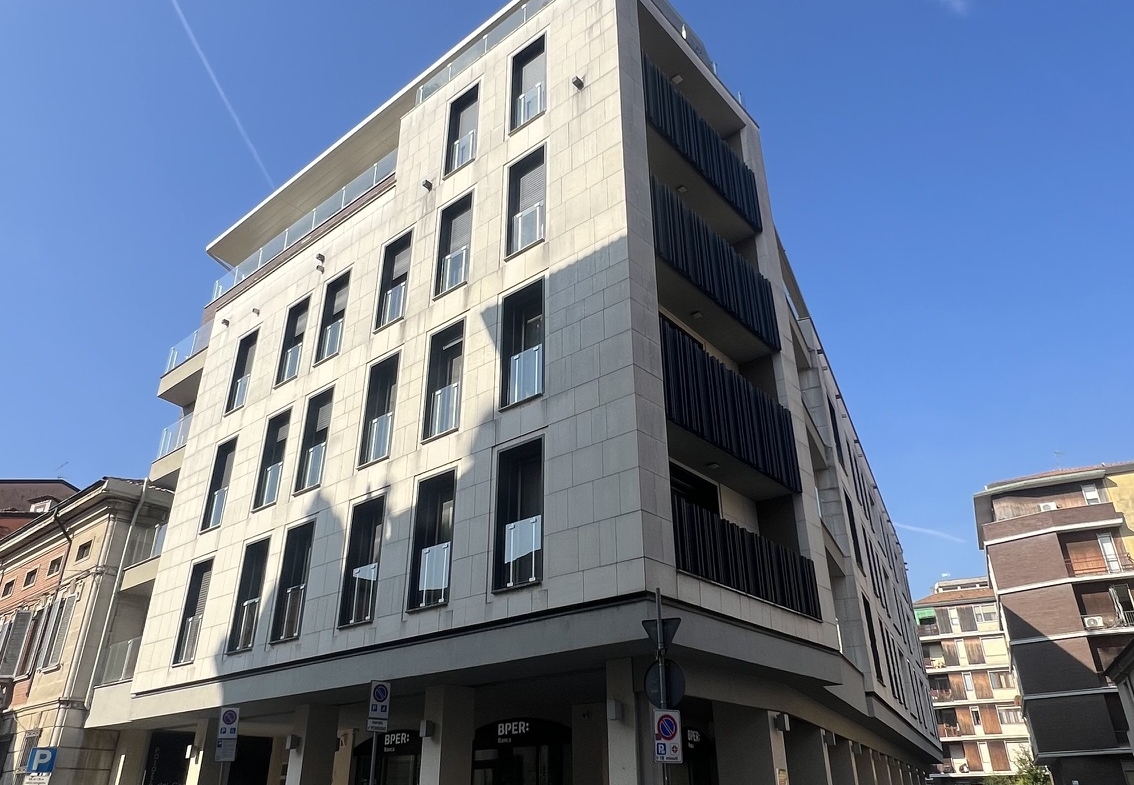 Corso V. Emanuele • App.to 85 mq con due balconi