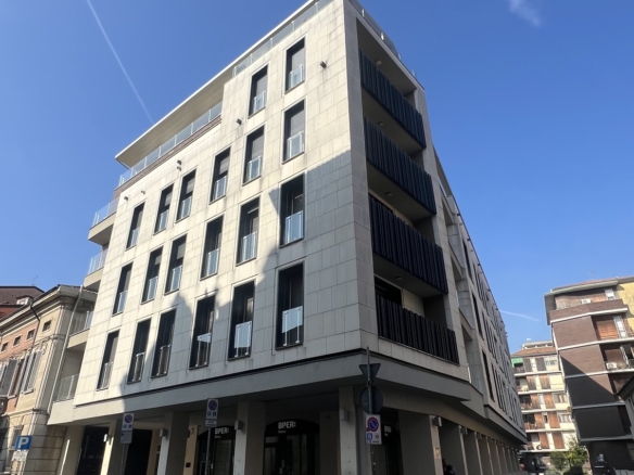 Corso V. Emanuele • App.to 85 mq con due balconi