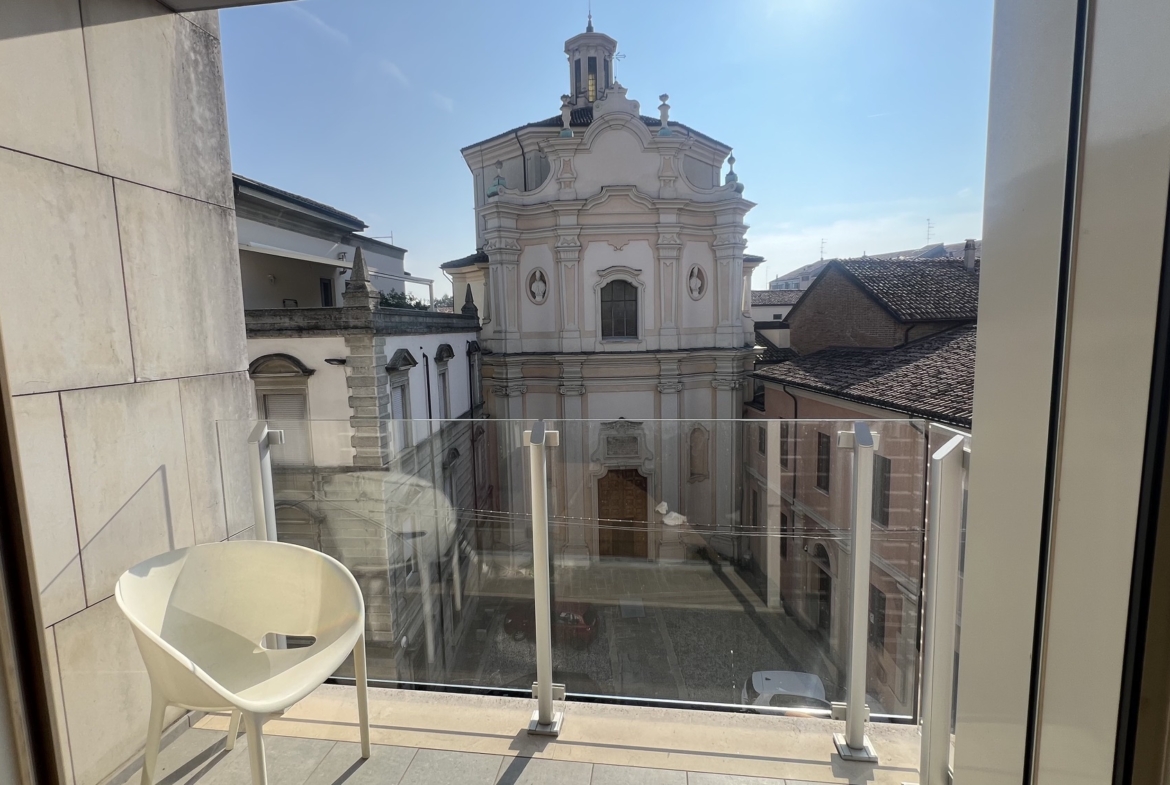 Corso V. Emanuele • App.to 85 mq con due balconi